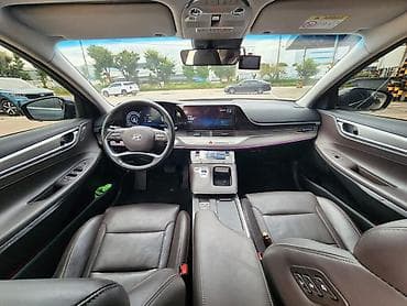 салон автомобиля: Hyundai Grandeur: 2020 г., 3 л, Газ — 5