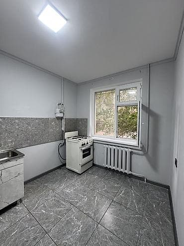 с ремонтом: 1 комната, 30 м², 104 серия, 1 этаж, Косметический ремонт — 3
