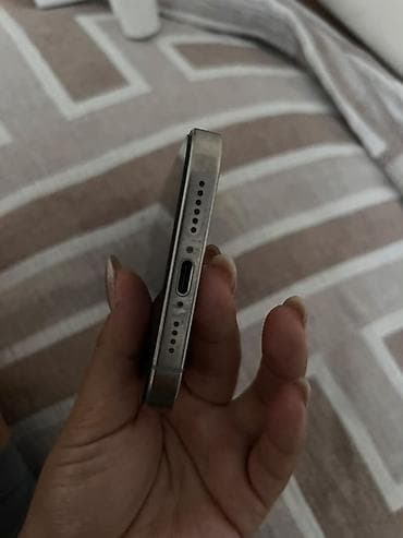 наушники с переводчиком: IPhone 16 Pro Max, Б/у, 256 ГБ, Natural Titanium, Зарядное устройство, Защитное стекло, Чехол, 88 % — 4