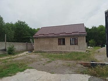 барачные дома: Продается дом с большим сараем для коров,быков на 100 голов,с будущим — 5