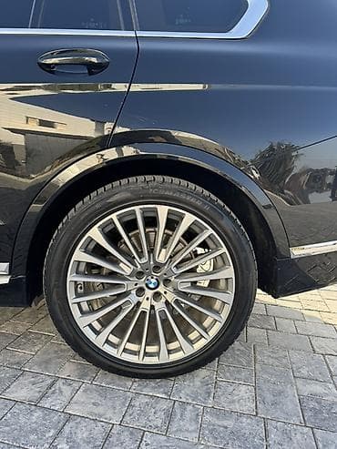 Продажа авто: BMW X7: 2021 г., Бензин, Кроссовер — 7