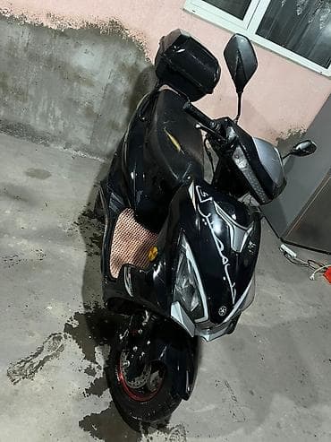 rx крышка: Скутер (50–150 см³, по виду линейки Z/ZS) в чёрном цвете с агрессивной — 1