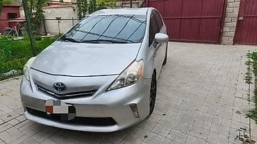 2011: Toyota Prius V: 2011 г., 1.8 л, Вариатор, Гибрид, Универсал — 1