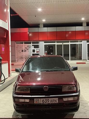 продаю фольксваген туврек: Volkswagen Vento: 1992 г., 1.8 л, Механика, Бензин, Седан — 4