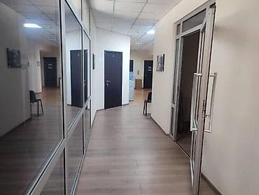 сдаю офис в бизнес центре: Аренда офисов, 266 м², В жилом комплексе, 1 линия, С отдельной кухней, С отдельным входом — 5