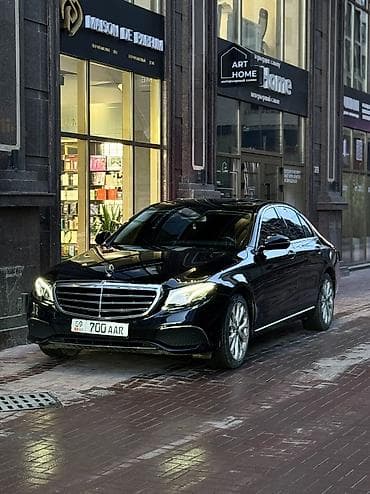ipone 13 pro max: Mercedes-Benz E‑Class, черный седан бизнес-класса. Аренда авто От 3 — 1