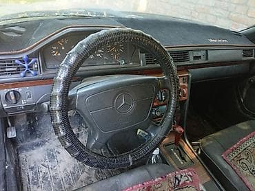 грузовой мерседес гигант: Mercedes-Benz W124: 1991 г., Автомат, Седан — 4