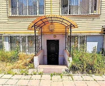 студия на аренду: . Сдаю 2-комн. в цокольном помещении, вход отдельный под квартиру — 8