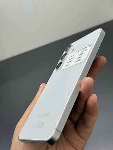 galaxy fold 3: Samsung Galaxy S24 FE, Б/у, 256 ГБ, цвет - Белый, 2 SIM — 4