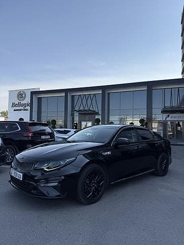 Черный седан Кузов и внешний вид: - Элегантный аэродинамичный