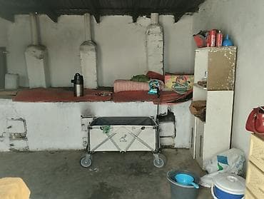 үй жер: Продаётся земельный участок с домом и хозпостройками. - Участок — 9