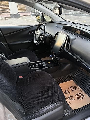 rav 4 2015: Toyota Prius: 2020 г., 1.8 л, Автомат, Гибрид, Хэтчбэк — 10