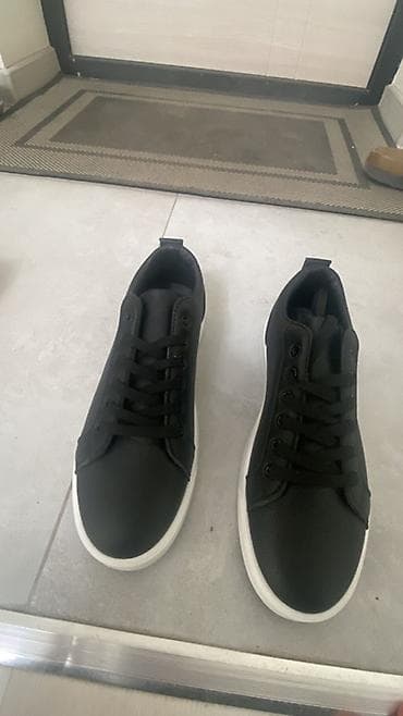 Жеке буюмдар: Классические кеды, черные, новые — 2