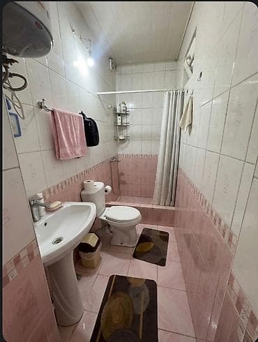 4 bedroom: Продаётся дом барачного типа, кухней и крытым двориком — - Кухня — 9