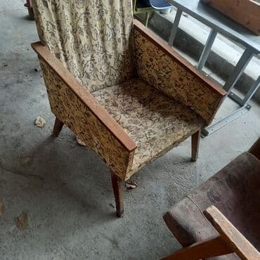 Продается в г.Ош: Кресло 2шт, по 550с за шт., Бак алюминевый 40л.-