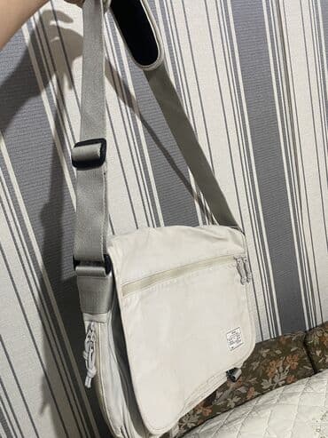 сумки для ноутбуков case logic: Белая сумка для ноутбука, корейская, носила пару раз, помещается — 2