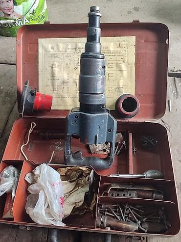 купить пневматический пистолет: Пневматический заклёпочник/клепальный молоток в комплекте с — 1