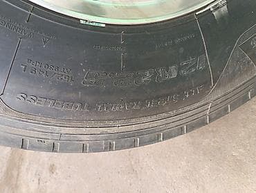 наружные накладки порогов: Грузовая шина 12 R 22, 5 две 2 шт с диском - — 3
