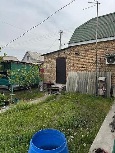 Недвижимость: Продаётся жилой дом с большим двором и капитальными постройками — 10