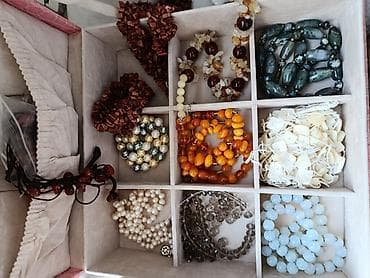 Дамские украшения: бусы at lalafo.kg Дамские украшения: бусы