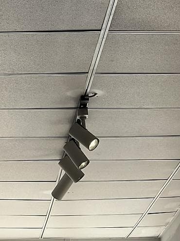 малый бизнес: Торговое оборудование для магазина одежды (набор) Продаю полностью — 6