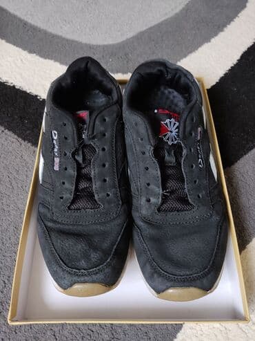 Продаю мужские спортивные ботосы, в отличном состоянии