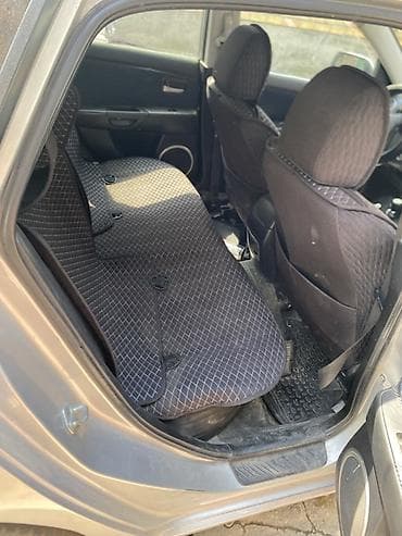 Транспорт: Mazda 3: 2004 г., 2 л, Механика, Бензин, Хэтчбэк — 5
