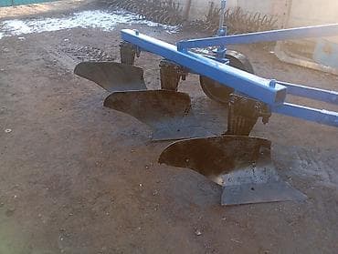 Навесной плуг 3-корпусный для трактора - Тип: навесной, трехкорпусный — 3