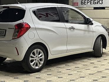 dewoo lanos: Chevrolet Spark: 2018 г., 1 л, Вариатор, Бензин, Хэтчбэк — 4