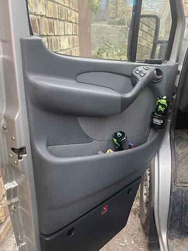sprinter 315: Грузовой фургон Mercedes-Benz Sprinter (цельнометаллический — 6