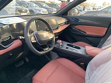 tesla model x: Changan : 2024 г., 1.5 л, Робот, Бензин, Кроссовер — 3