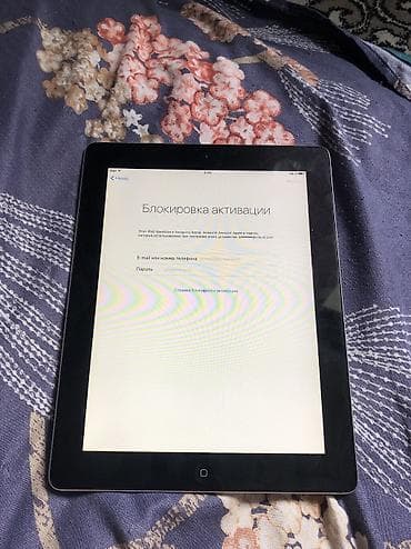 ipod 4: Планшет, Apple, память 64 ГБ, 9" - 10", Wi-Fi, Б/у, Классический цвет - Серебристый — 1