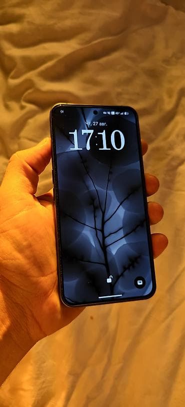 Nothing Phone (2), черный/тёмно‑серый. Ключевые характеристики: - — 2