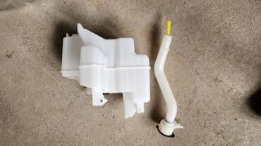 блок предохранителей: Приус 2016 бачок омывателя лобового новый — 1