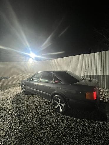 Audi 100: 1992 г., 2.3 л, Механика, Седан