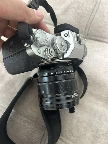 Беззеркальная камера Fujifilm X‑T3 с объективом XF 35mm F1.4 R -