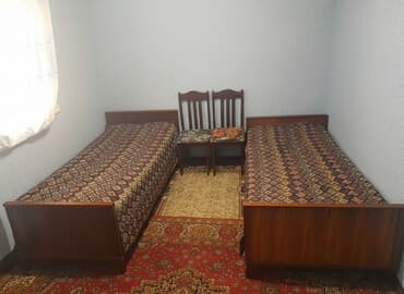 газон под ключ: Односпальная кровать, Б/у, С матрасом, длина - 200 см — 1