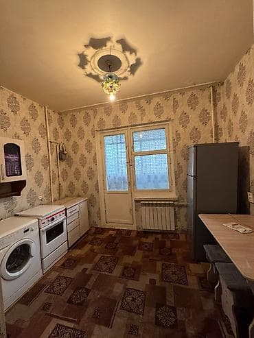 Недвижимость: Сдаю двух комнатную квартиру в районе восток 5 только семейным парам — 4