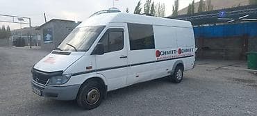 кабина мерседес гигант: Легкий грузовик, Mercedes-Benz — 1