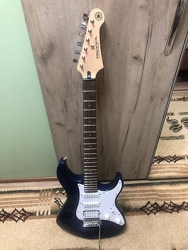 ямаха гитара: Электрогитара Yamaha Pacifica 012 + комбик с таобао + миниусилитель — 2