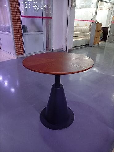 Круглый стол на центральной опоре, дерево ножки - Столешница at lalafo.kg Круглый стол на центральной опоре, дерево ножки - Столешница
