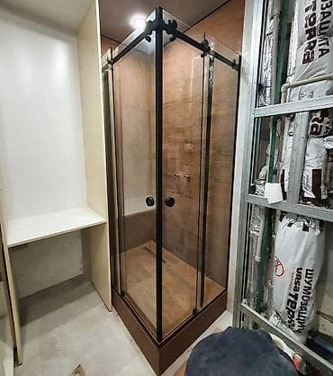 bed: Подобная душевая перегородка используется для небольших ванных комнат — 5