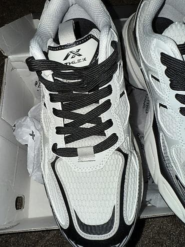 nike tech flece: Кроссовки ATHLEX, белые с черными акцентами - Модель: ATHLEX (логотип — 3