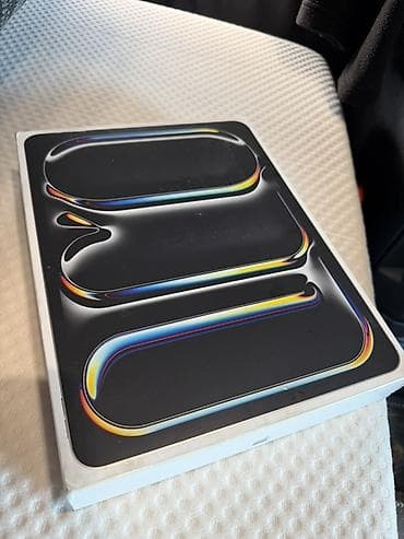 Планшет, Apple, память более 1 ТБ, Новый, цвет - Серебристый