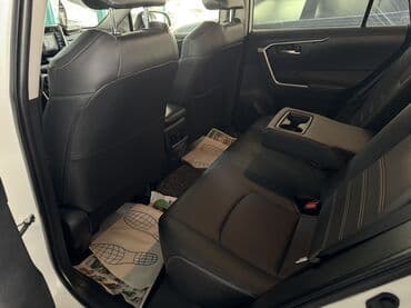 срочно продаю в связи с переездом: Toyota RAV4: 2019 г., 2.5 л, Автомат, Бензин, Кроссовер — 7