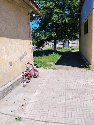 продаю дом в ак ордо 1: 60 м², 3 комнаты, Забор, огорожен, Парковка — 2