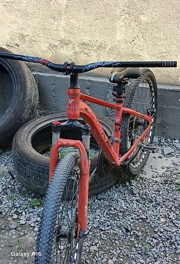 Хардтейл BMX/дёрт-стайл на 26" - Рама: алюминиевая Pegas, жесткая