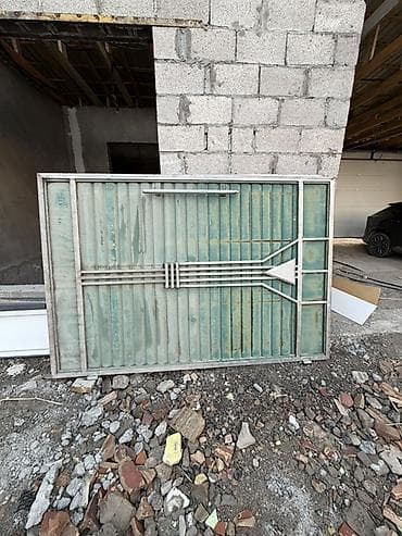 распашные: 🚪 Продаются б/у металлические ворота с калиткой в хорошем состоянии — 2