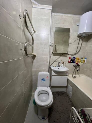 продается 1 комн квартира: 2 комнаты, 44 м², 104 серия, 1 этаж, Евроремонт — 5