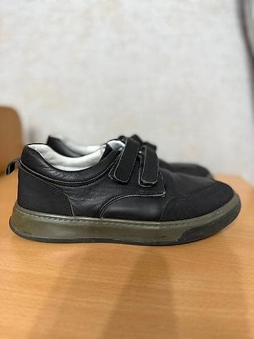 Туфлилер: Продается подростковая обувь, кожаная обувь, б/у, размер 34-35 — 1
